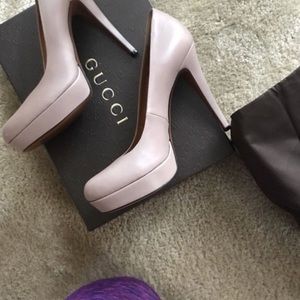 Gucci pumps